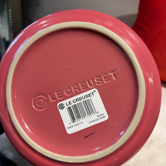 ❌SOLD❌ LE CREUSET UTENSIL HOLDER/ CROCK in PINK! - Picture 3 of 4